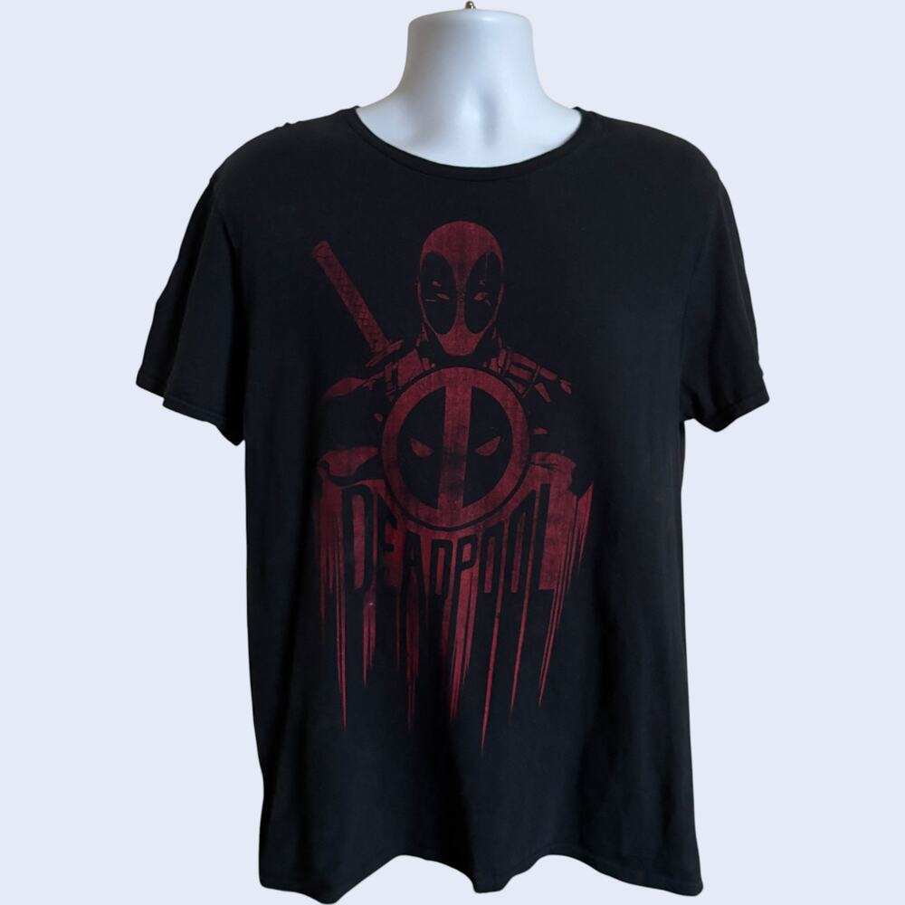 MARVEL L Streetwear Deadpool Graphic T-Shirt Black Regular